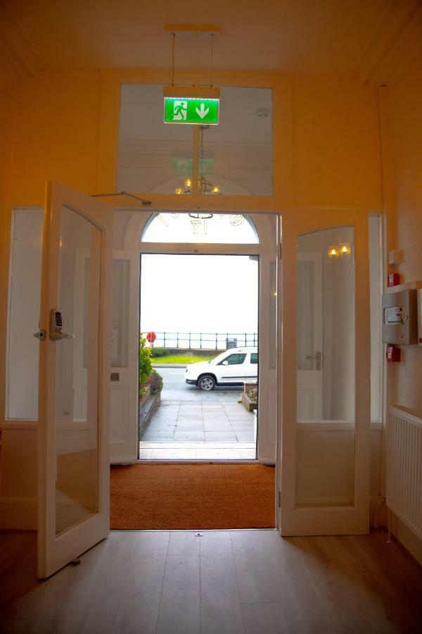 Carmel House Hotel ลันดิดโน ภายนอก รูปภาพ